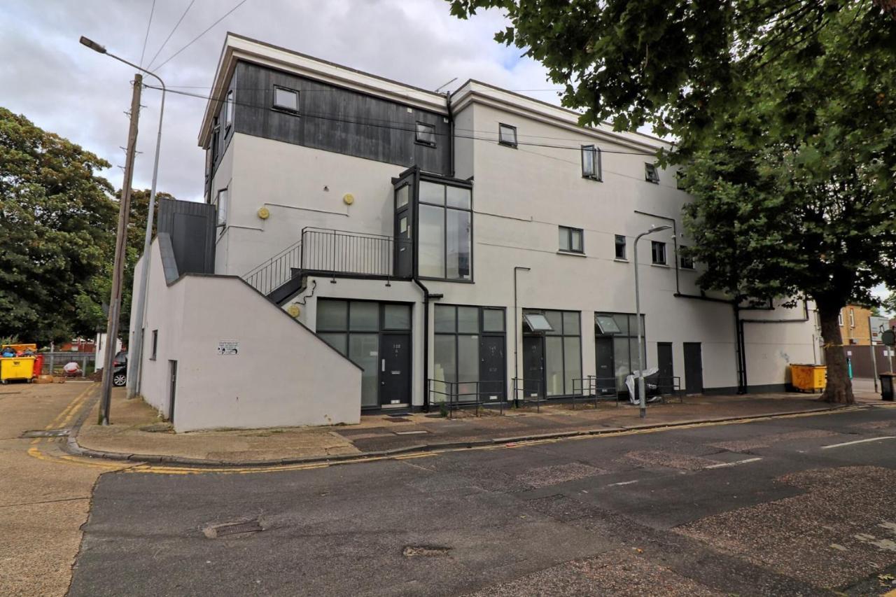 Urban Stylish Apartment - Southend Stays Exteriör bild